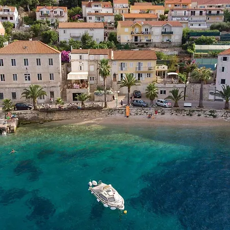 Two-bedroom In Prigradica